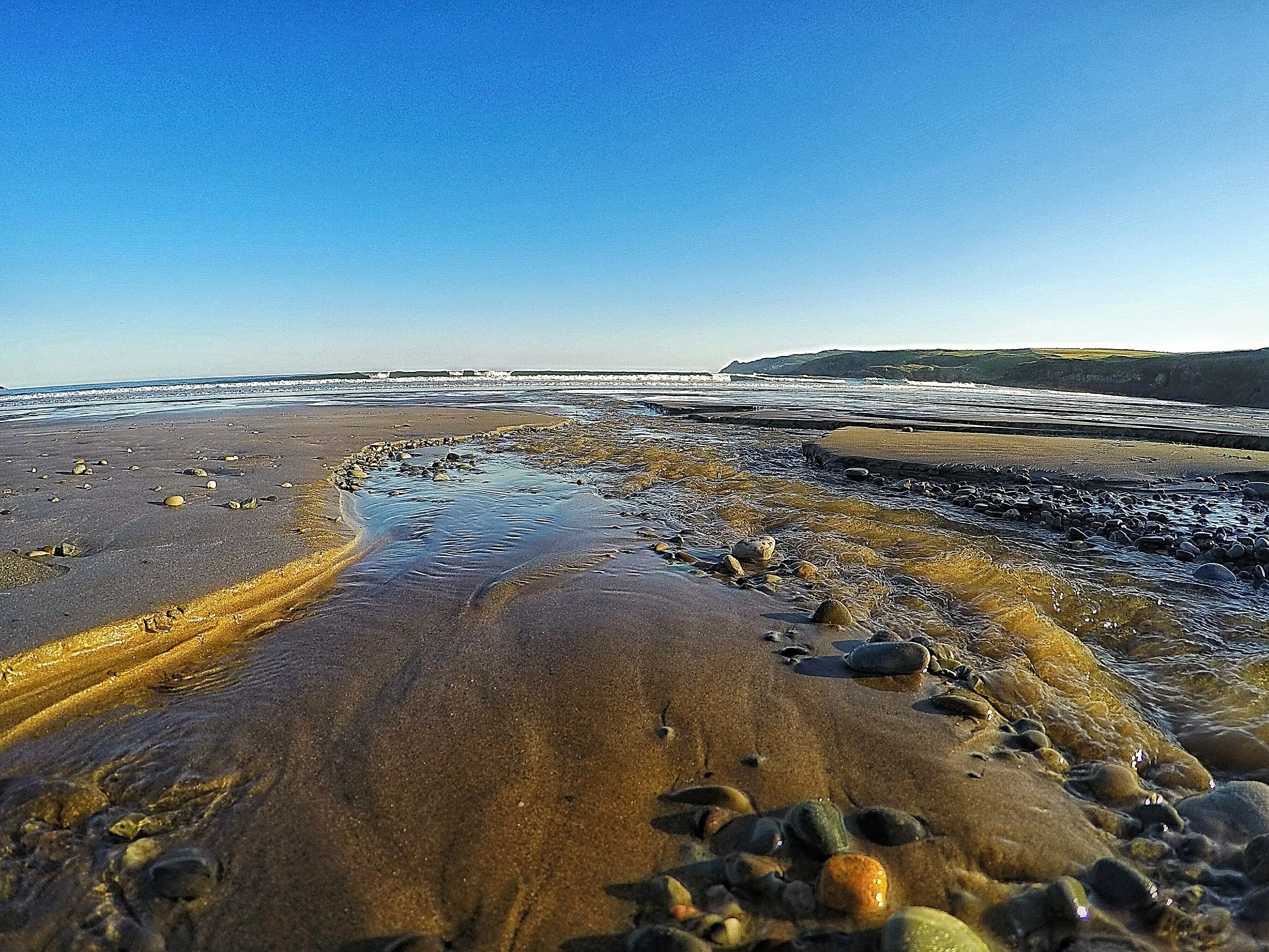 low tide abermawr pembrokeshire